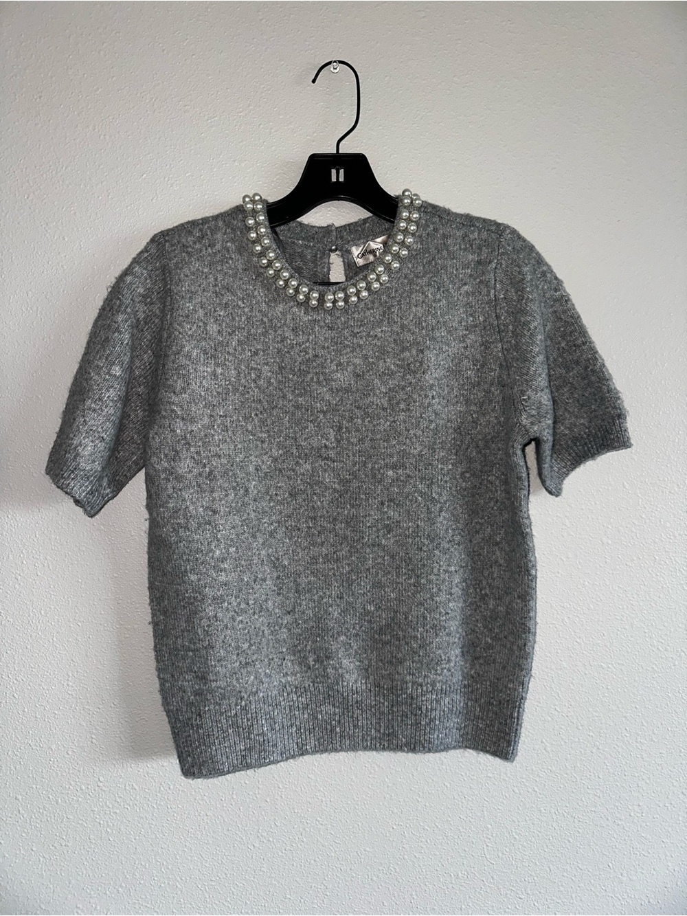 Catherine Malandrino Gray Short-Sleeve Crewneck Sweater with Pearl Trim